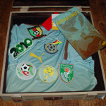 La camiseta Africa Unity se presentaba en una caja simil madera